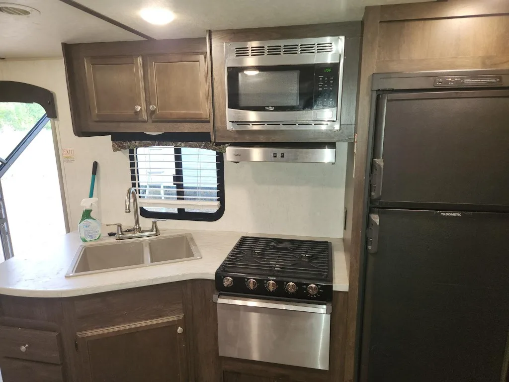 Mossy Oak Cabin dinette and TV area